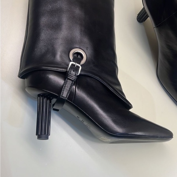 Agl MADE IN ITALY LEATHER Black Heeled Boots with Sleek Silhouette - Picture 3 of 12
